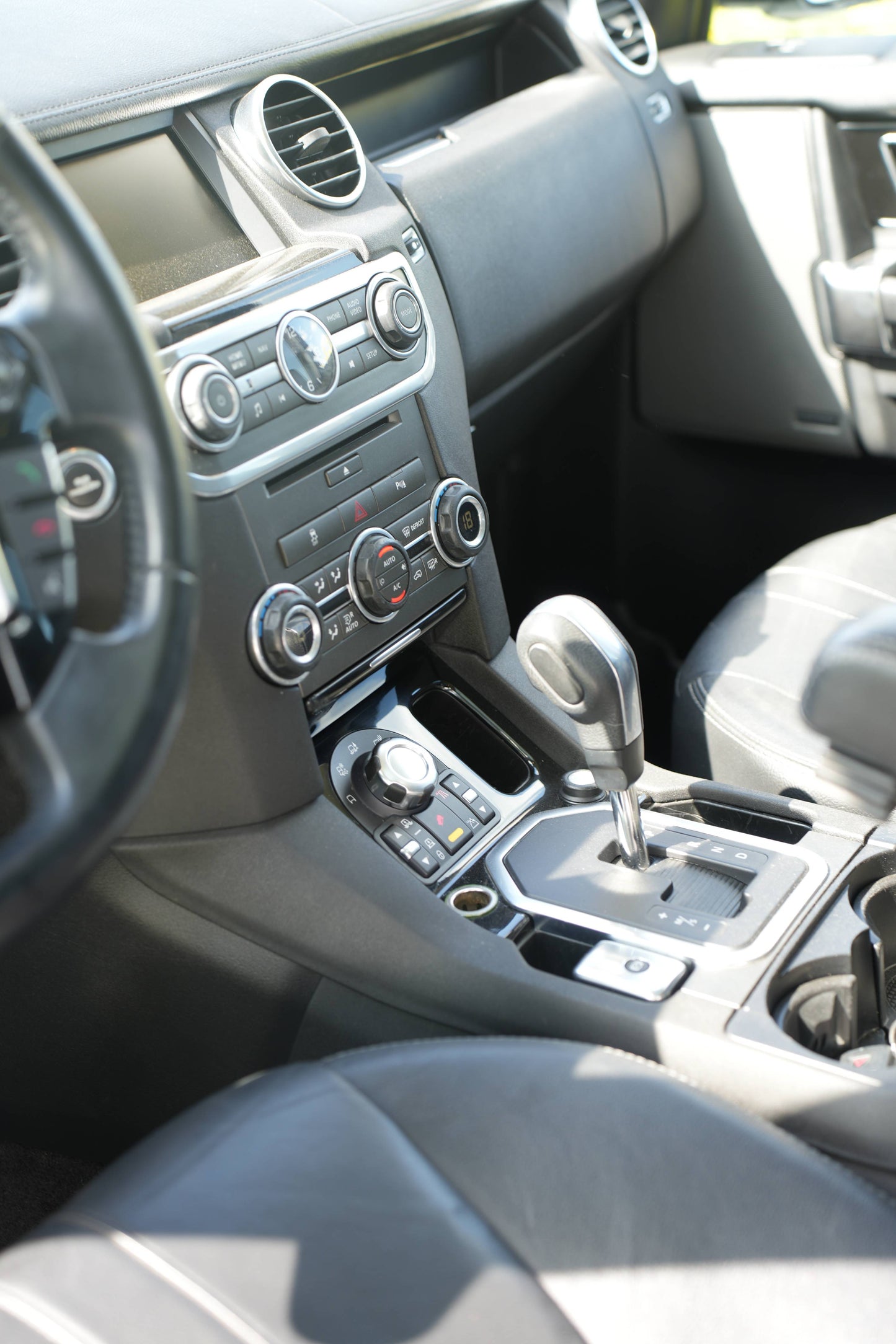 LAND ROVER DISCOVERY IV V8 5.0 HSE