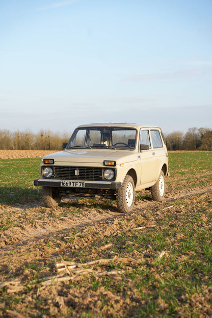 LADA NIVA 1600 BEIGE