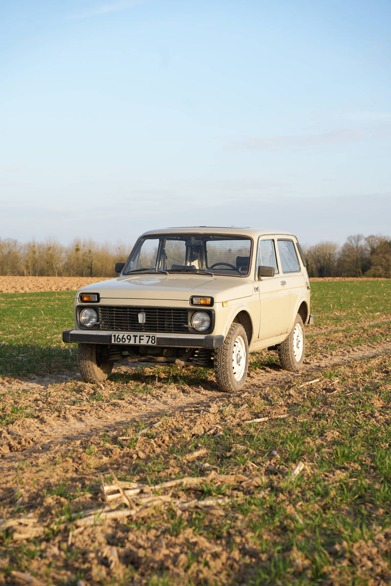 LADA NIVA 1600 BEIGE