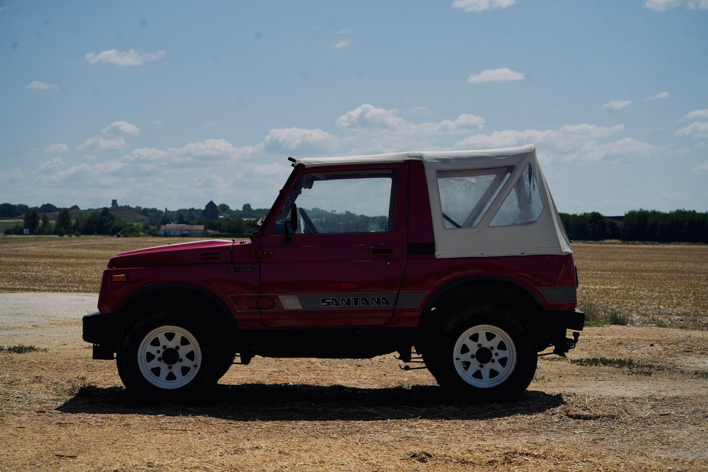 SUZUKI SANTANA