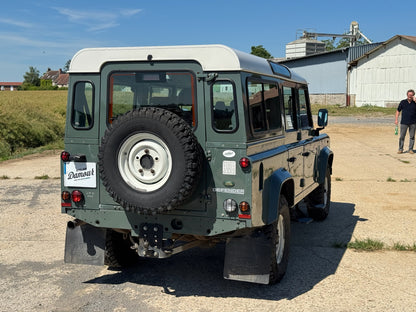 Land Rover Defender 110 SE 2.4 TD4