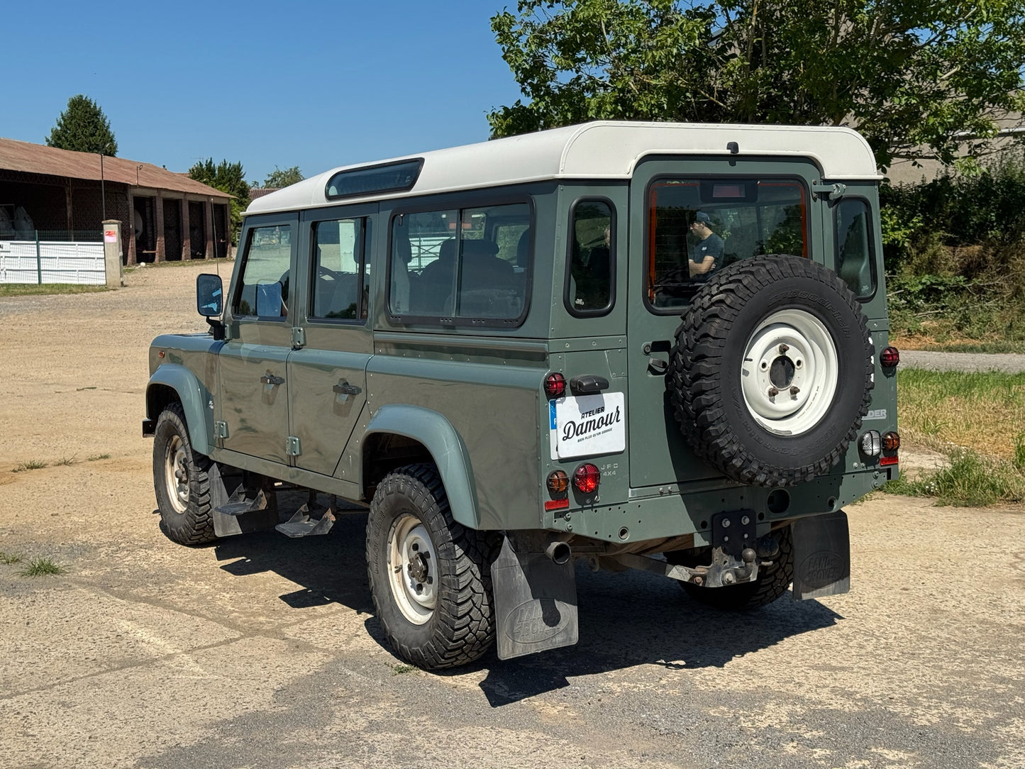 Land Rover Defender 110 SE 2.4 TD4
