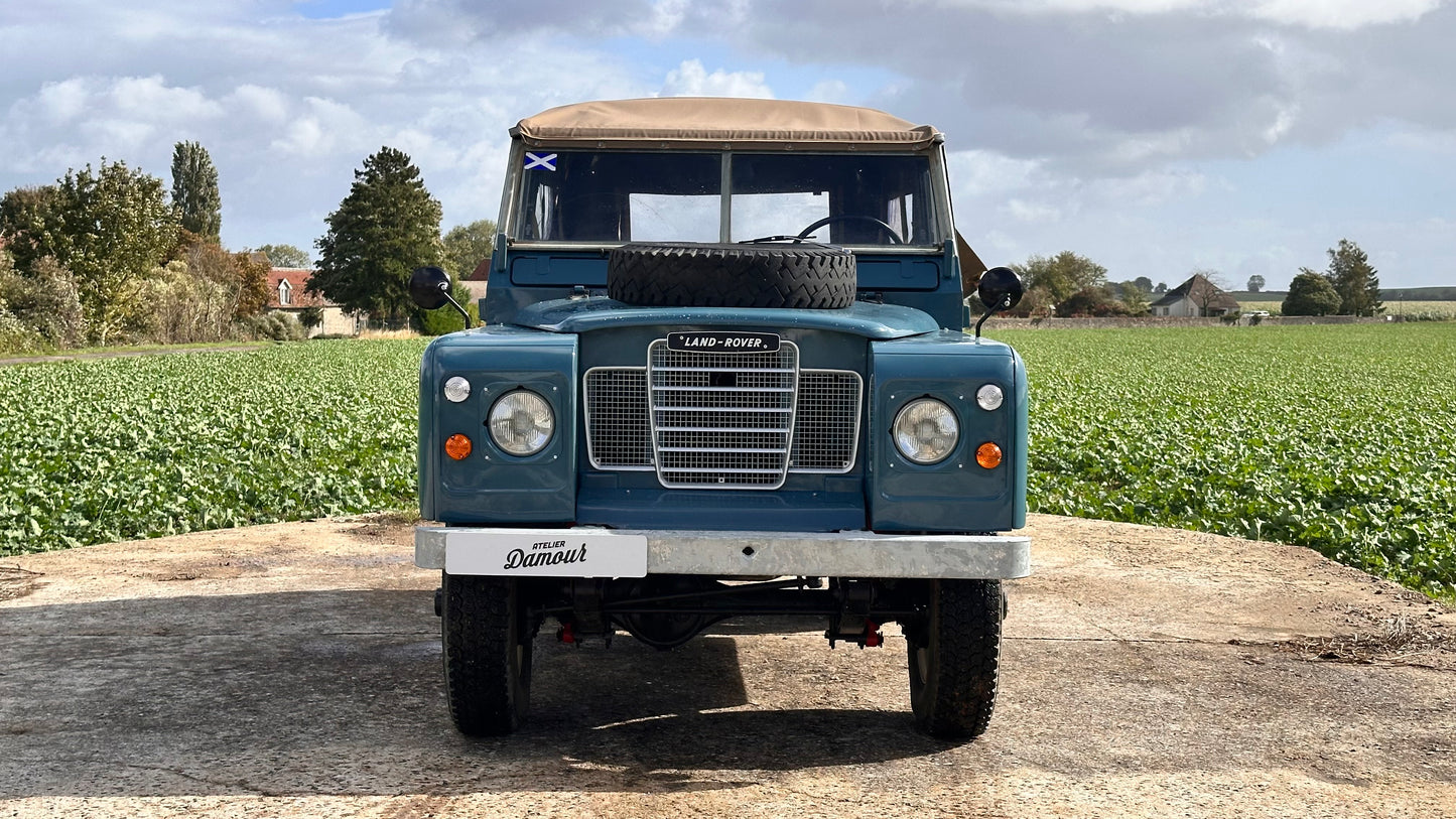 Land Rover Series III Station Wagon 88