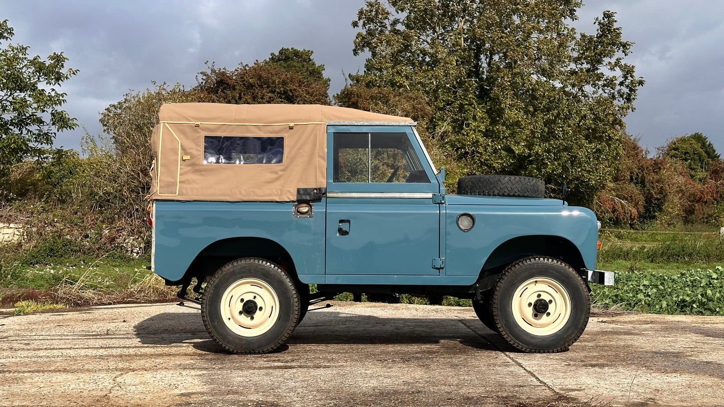 Land Rover Series III Station Wagon 88