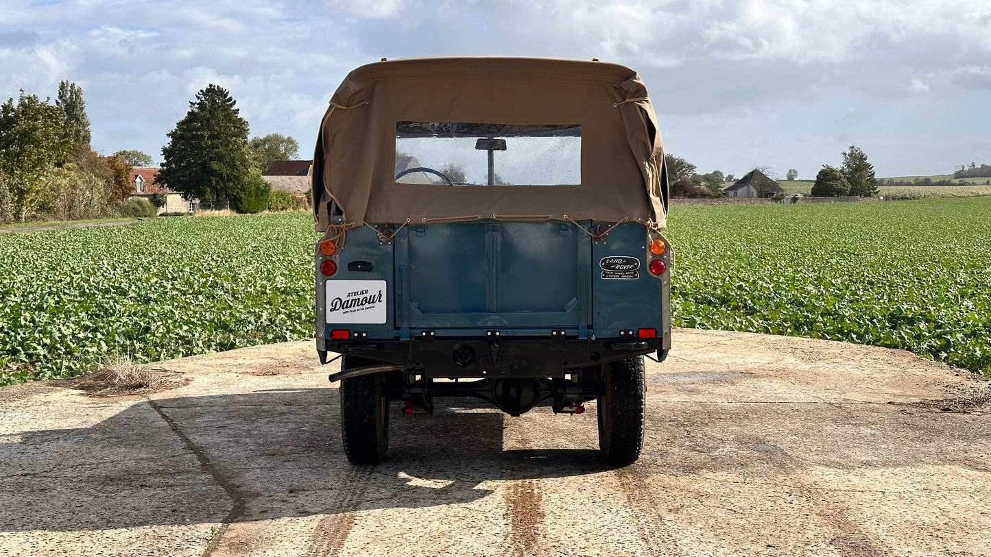 Land Rover Series III Station Wagon 88