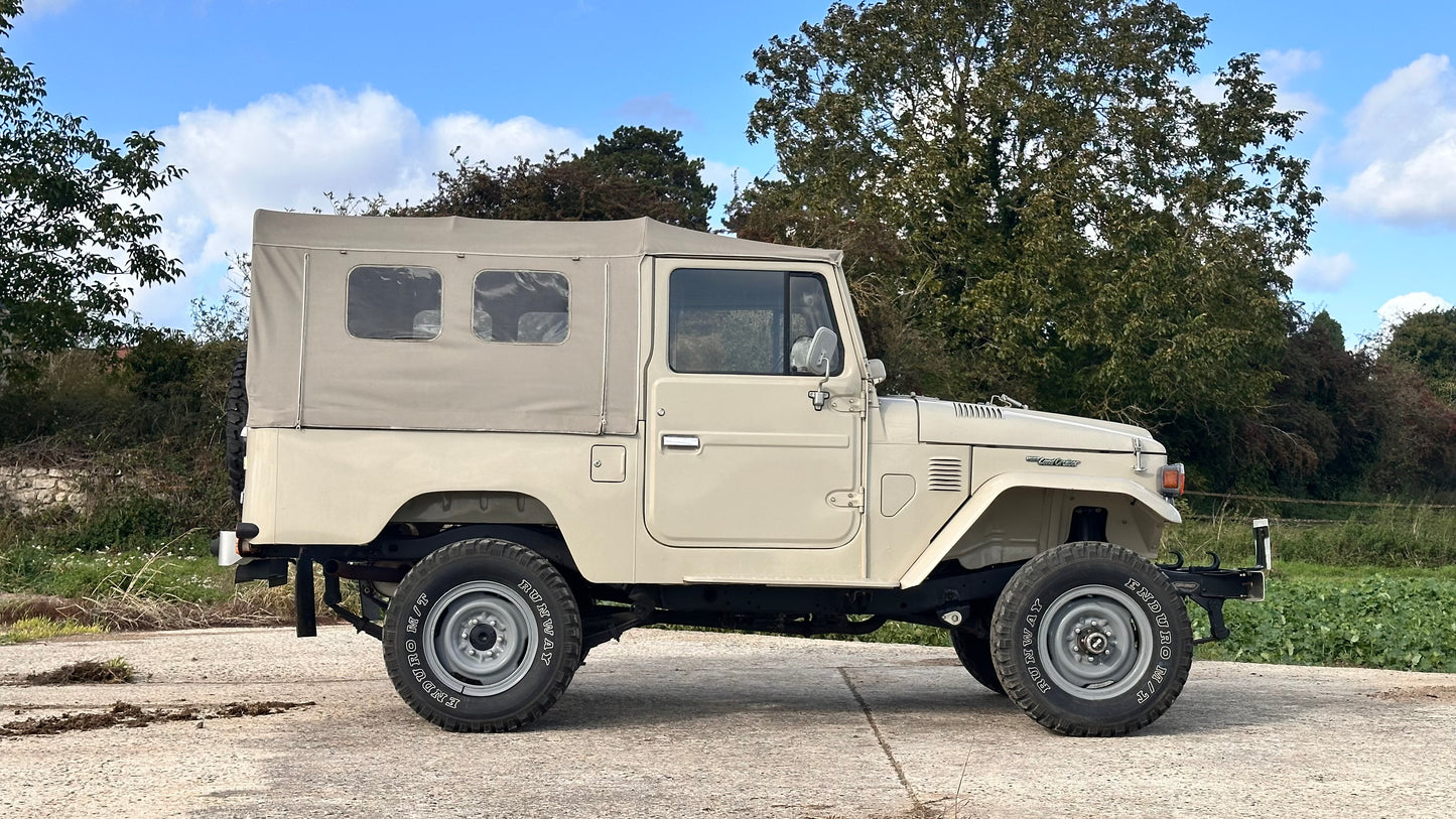 Toyota Land Cruiser FJ43