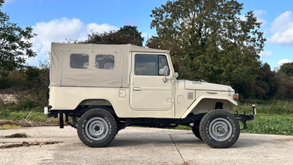 Toyota Land Cruiser FJ43