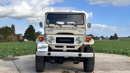 Toyota Land Cruiser FJ43