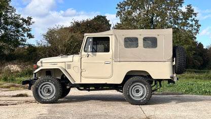 Toyota Land Cruiser FJ43