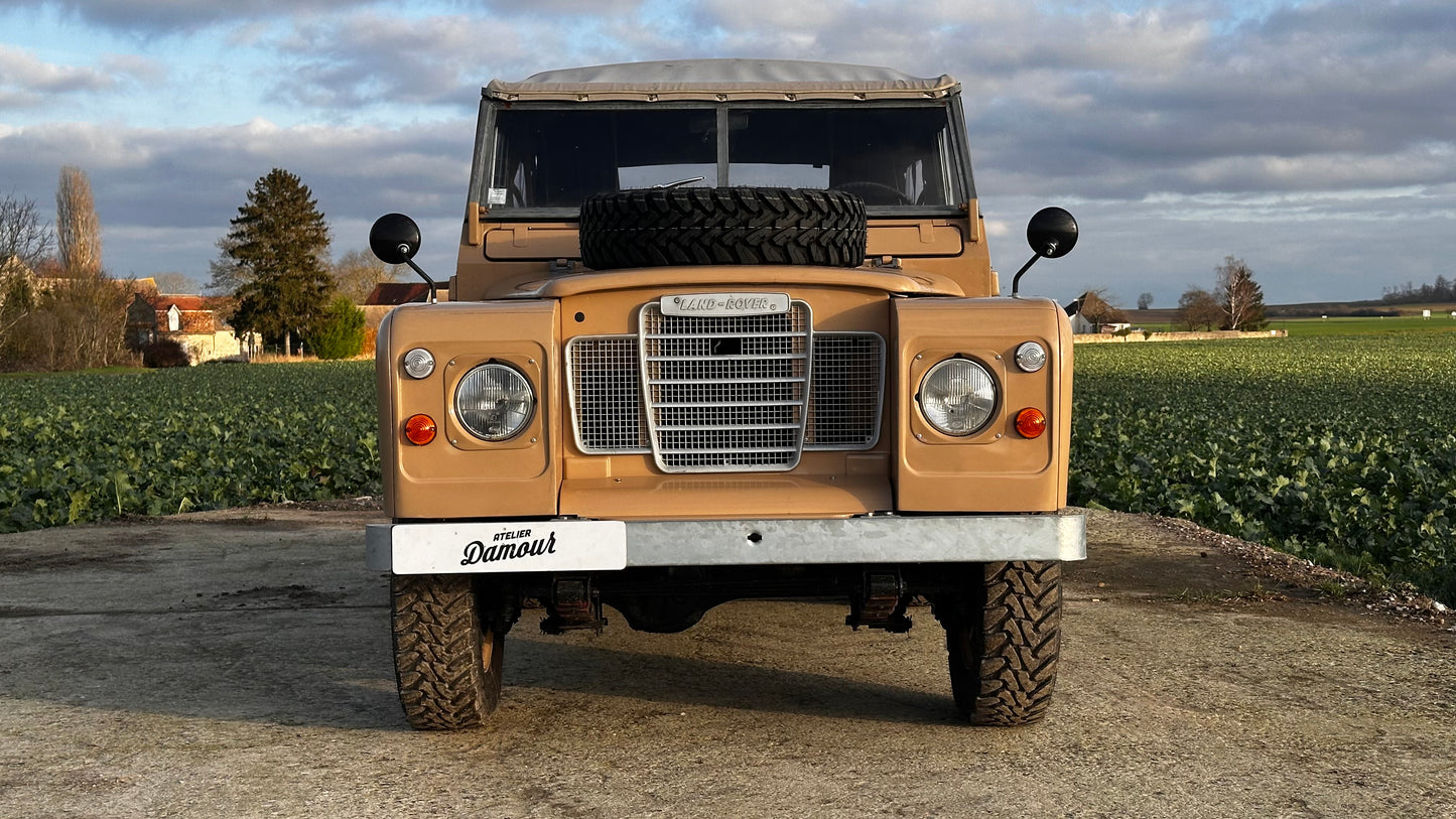 Land Rover Series III Station Wagon 88