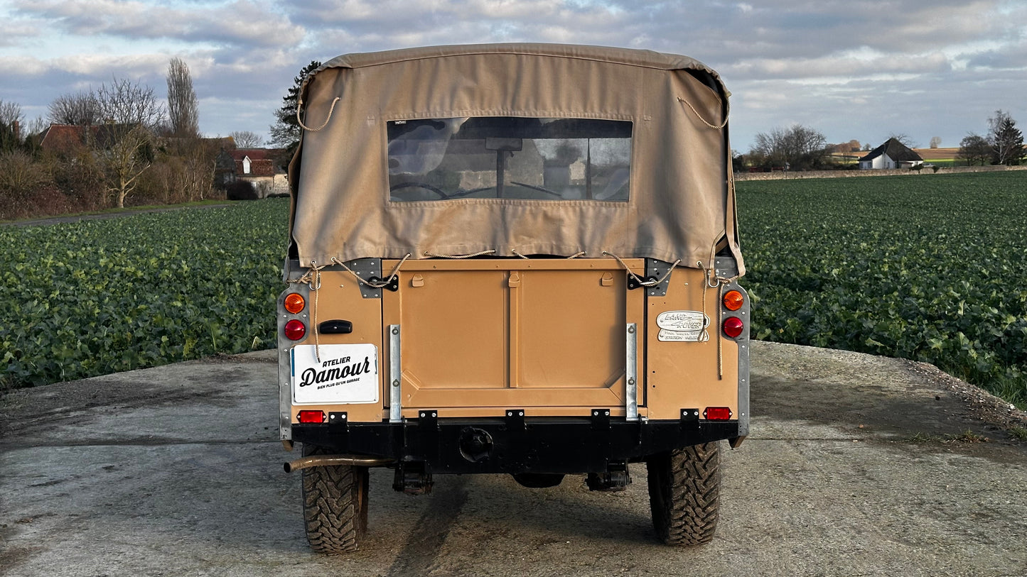 Land Rover Series III Station Wagon 88