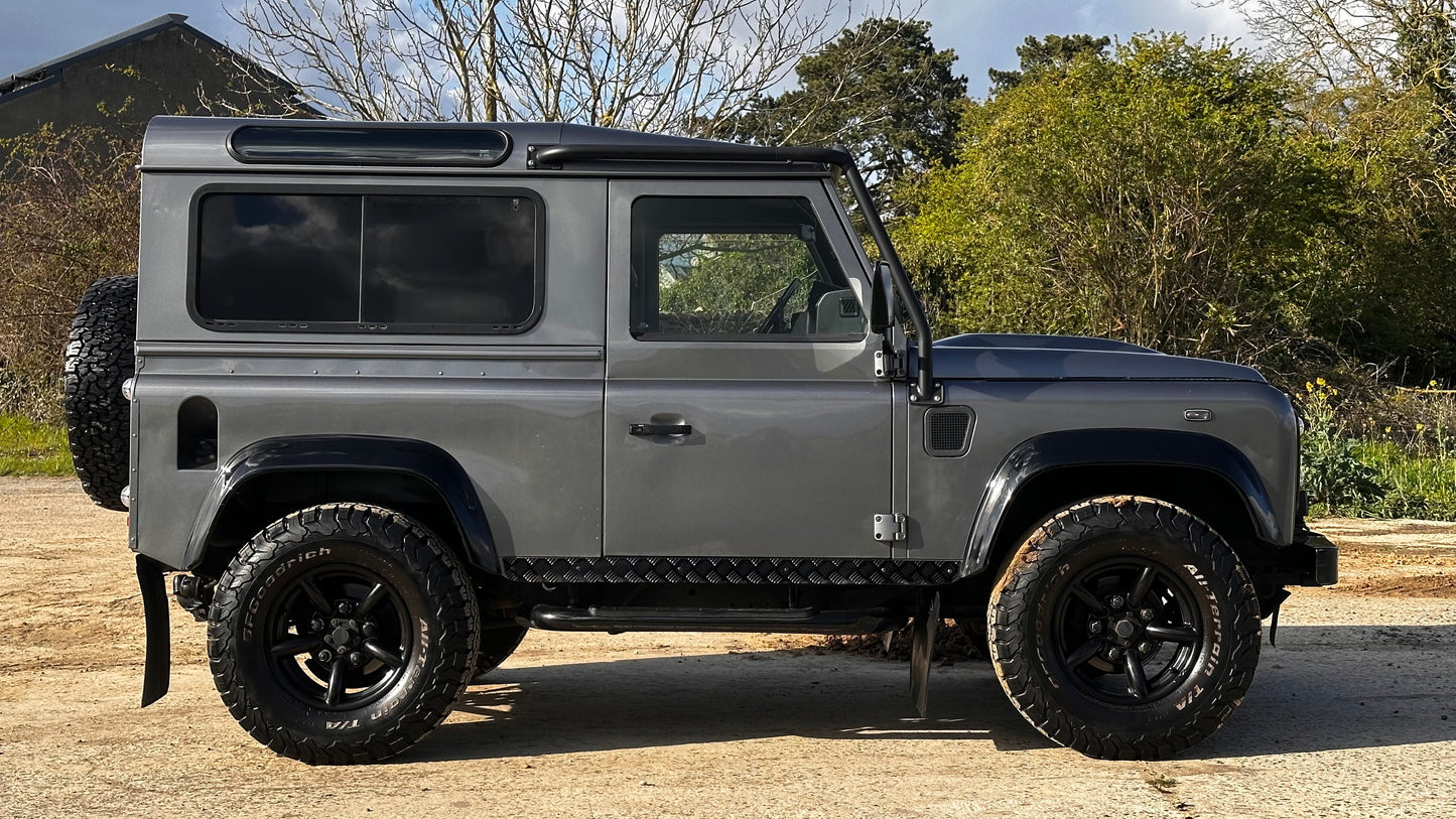Land Rover Defender 90 S 2.4 TD4