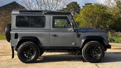 Land Rover Defender 90 S 2.4 TD4