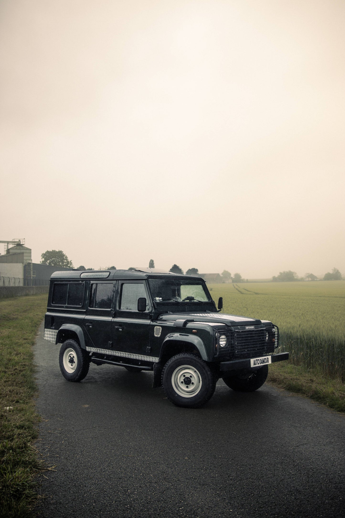 LAND ROVER DEFENDER