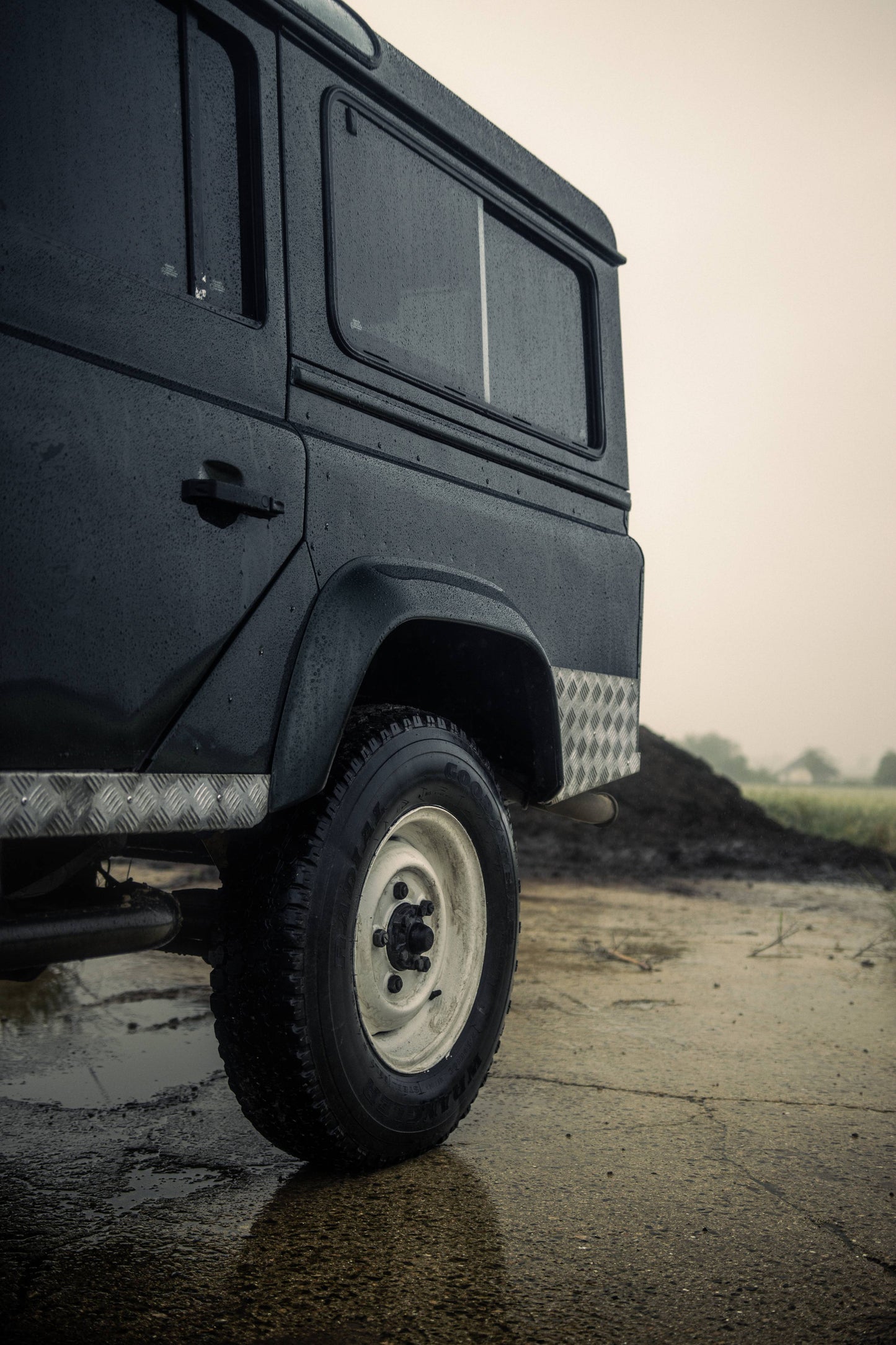 LAND ROVER DEFENDER