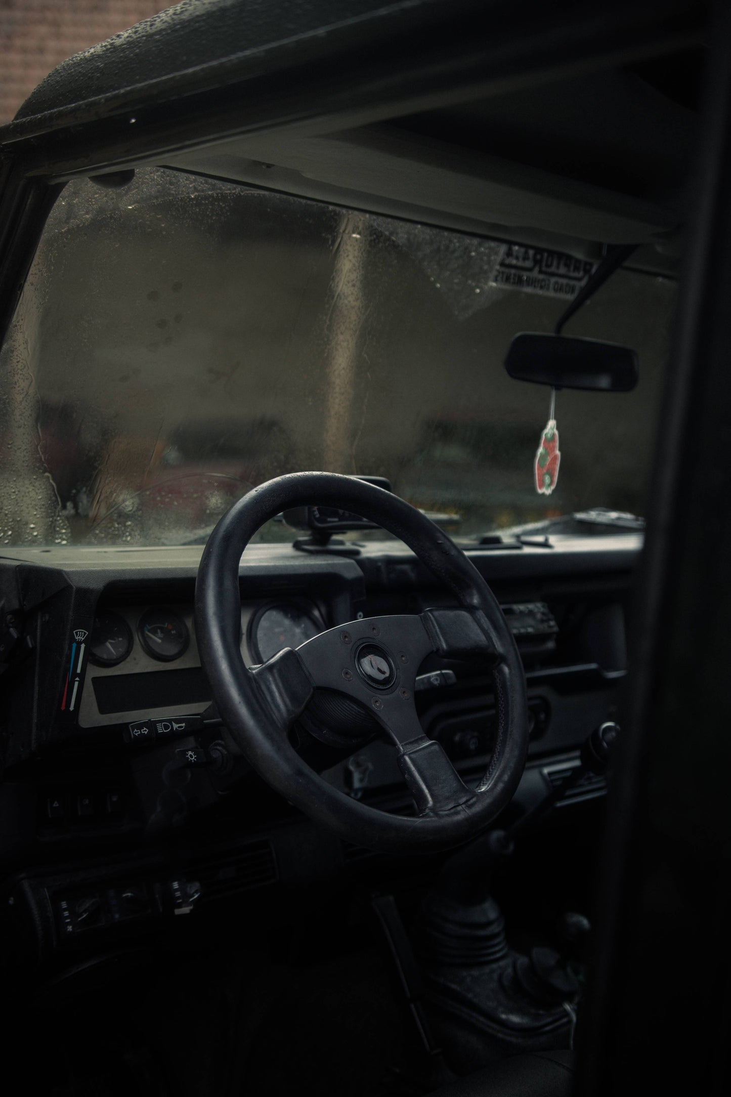 LAND ROVER DEFENDER