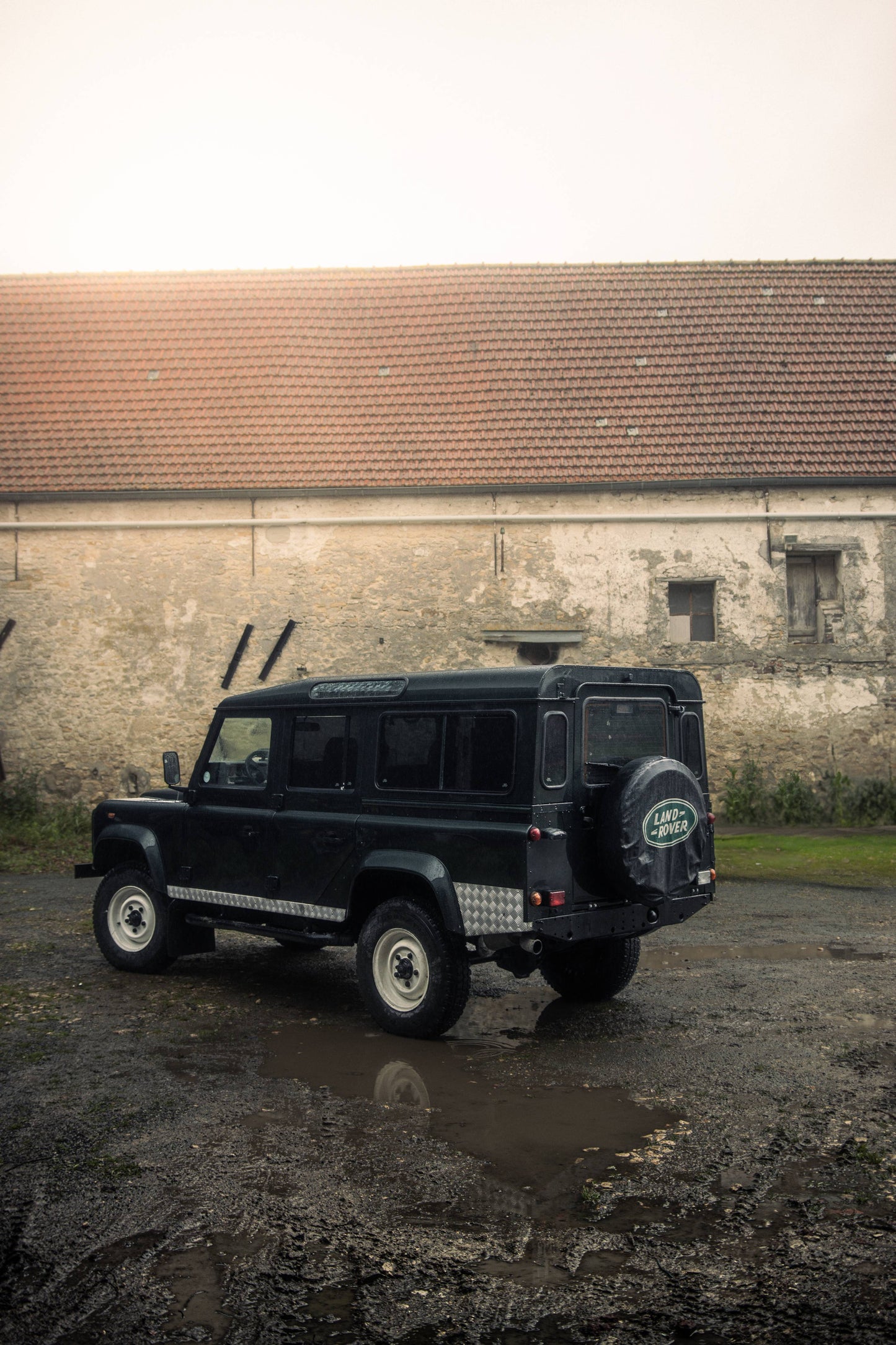 LAND ROVER DEFENDER