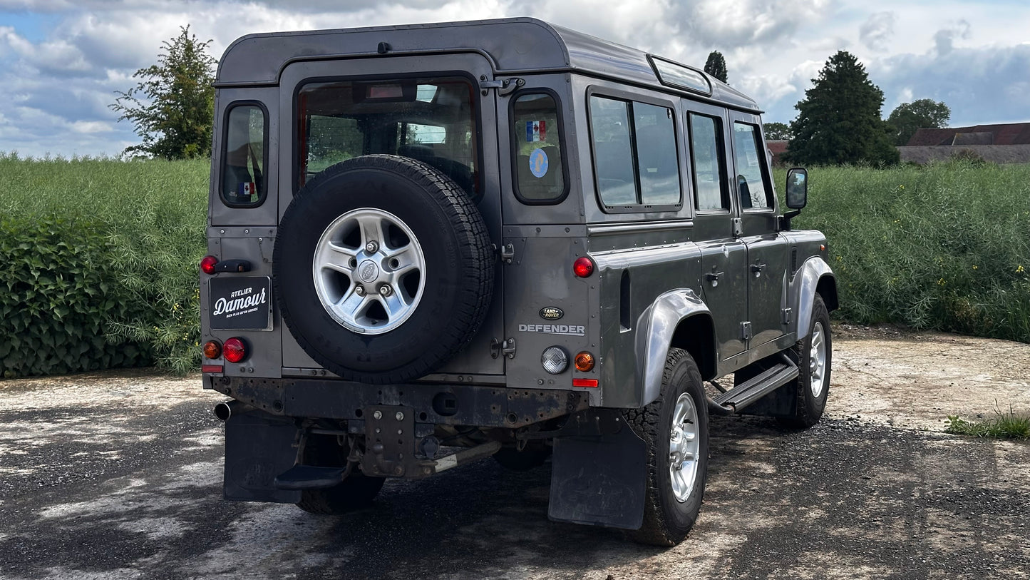 Land Rover Defender 110 S 2.4 TD4