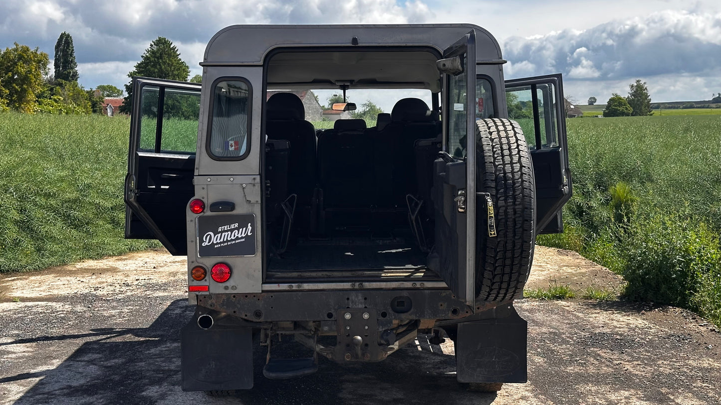 Land Rover Defender 110 S 2.4 TD4