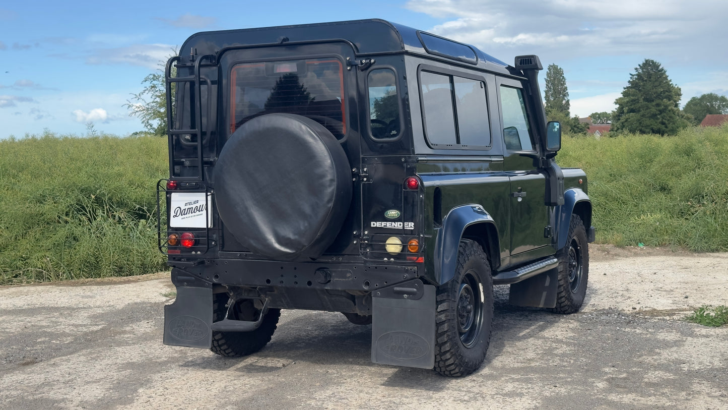Land Rover Defender 90 SE 2.4 TD4