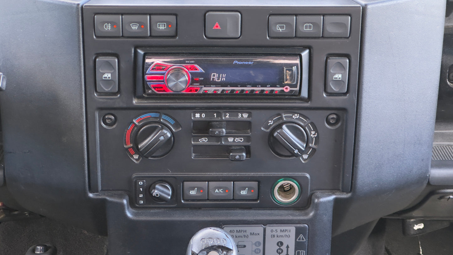Land Rover Defender 90 SE 2.4 TD4
