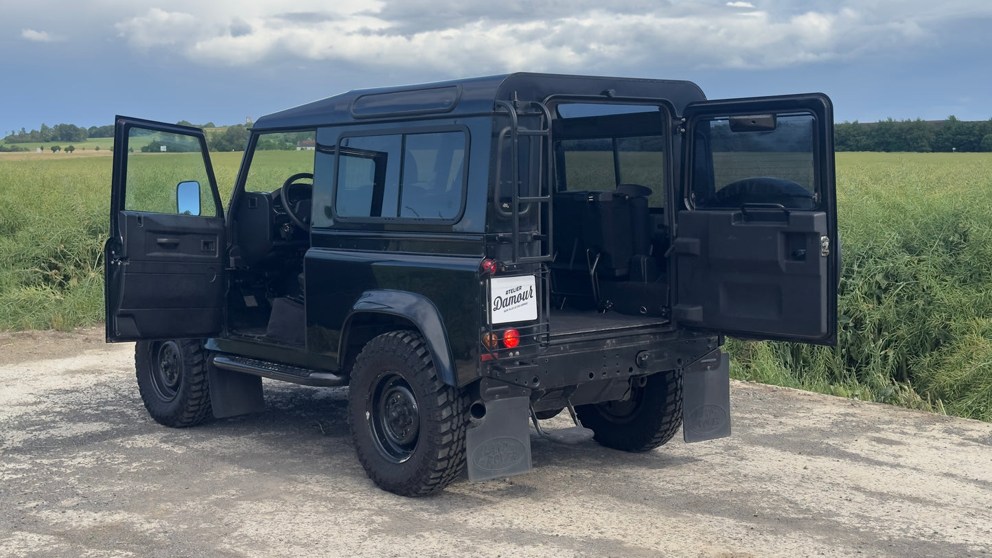 Land Rover Defender 90 SE 2.4 TD4
